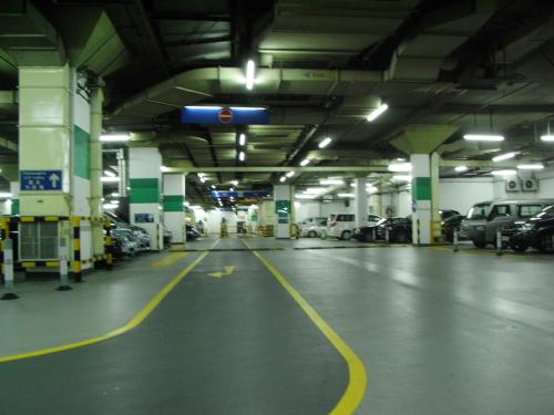 由最暈停車場引發的停車場地坪漆施工方法 由最暈停車場引發的停車場地坪漆施工方法