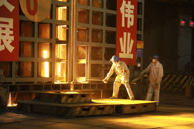 環(huán)保地坪涂料廠家給鋼鐵廠地面施工時要注意什么? 環(huán)保地坪涂料廠家給鋼鐵廠地面施工時要注意什么?