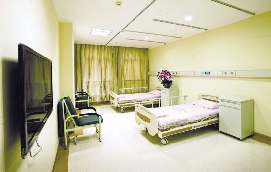 佛山地坪涂料施工公司如何巧妙設計醫(yī)院病房地面 佛山地坪涂料施工公司如何巧妙設計醫(yī)院病房地面