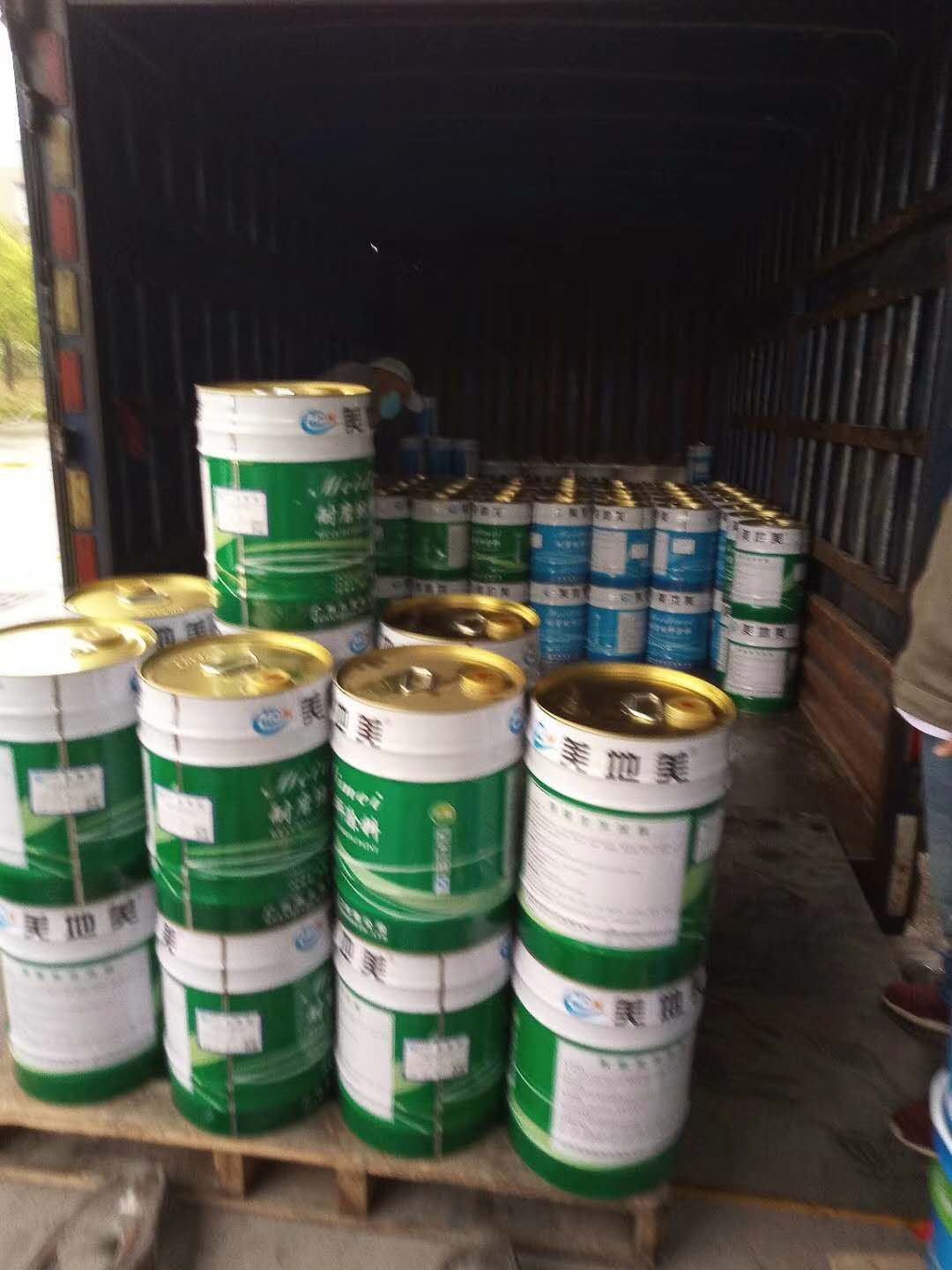 防滑地坪漆與超耐磨環(huán)氧地坪漆的區(qū)別 防滑地坪漆與超耐磨環(huán)氧地坪漆的區(qū)別