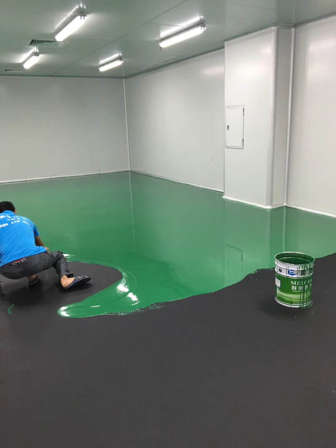 簡述佛山環(huán)氧地坪漆中方案正確的施工流程 簡述佛山環(huán)氧地坪漆中方案正確的施工流程